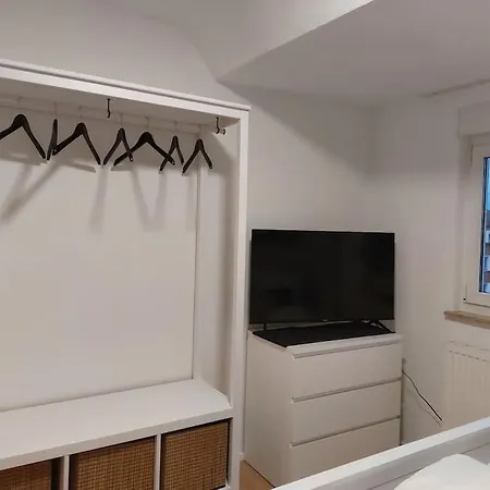 Rooftop Apartmens - Komfortable Neue Gemeinschaftsunterkunft Im Herzen Von - Raum 1 Apartment